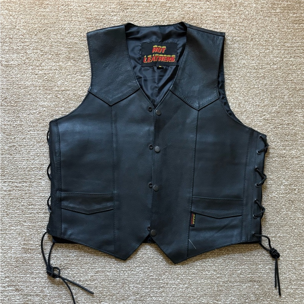Men’s Black Leather Vest with side adjustment. Size M